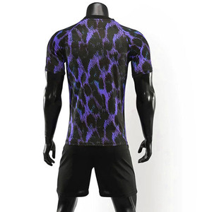 Uniformes de Fútbol Personalizados con Sublimación, Conjuntos de Fútbol Premium para Adultos y Jóvenes, Ropa Deportiva de Alto Rendimiento - Product Image 4