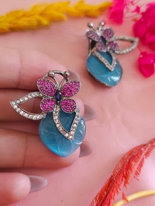 ต่างหูทรงหยดน้ำประดับมอสซาไนต์ชุบเงินคุณภาพพรีเมียมสวยหรูสำหรับผู้หญิง เหมาะสำหรับงานเลี้ยงตอนเย็น คอลเลคชั่นแฟชั่น - Product Image 5