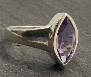 Anillo de Plata de Ley Vintage con Amatista, Anillo Elegante Hecho a Mano con Gema Púrpura, Joyería de Moda para Mujer - Product Image 2