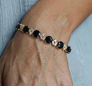 Pulsera con Dije de Ónix Negro en Plata de Ley 925 Chapada en Oro, Joyería Elegante Hecha a Mano, Regalo de Lujo para Mujer - Product Image 3