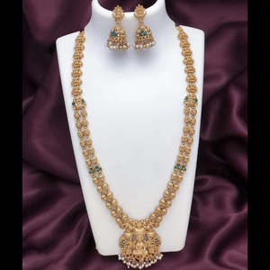 Conjunto de collar largo tradicional de piedra Pota mate con pendientes de circonita chapados en oro - Product Image 1