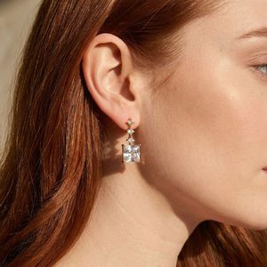 JR Wholesale - Aretes Colgantes Cuadrados Clásicos de Acero Inoxidable Chapados en Oro de 18K con Circonita para Mujer, Ideales para Bodas - Product Image 1