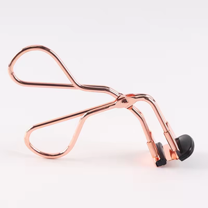 Recourbe-cils en acier inoxydable durable pour cils supérieurs/inférieurs, design portable à clip large pour un coiffage durable - Product Image 4
