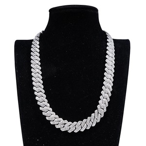 Collier chaîne hip-hop de luxe effet diamant avec zircone cubique de qualité supérieure pour cadeaux d'anniversaire, fêtes et style quotidien - Product Image 1