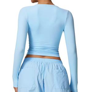 Haut de sport personnalisé pour femme à séchage rapide, coupe courte, manches courtes, col en V, pour yoga, fitness et gym - Product Image 2