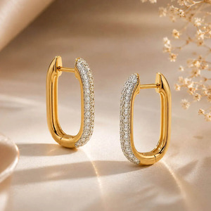 Pendientes de Aro Curvos Dorados con Diamantes - Product Image 4