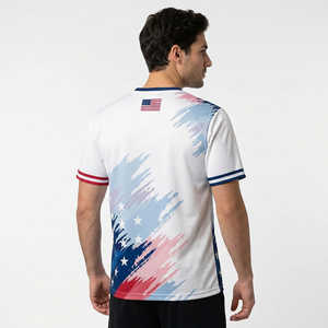 เสื้อฟุตบอลทีมชาติสหรัฐอเมริกา ผู้ชาย คอวี แขนสั้น พิมพ์ลายธงชาติแบบระเหิด ผ้าโพลีเอสเตอร์ซับเหงื่อ ทรงปกติ สำหรับผู้ใหญ่ ทุกฤดูกาล - Product Image 5