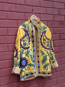 เสื้อแจ็คเก็ตผ้าฝ้ายทอมือลายดอกไม้ปักลายพรีเมียมสำหรับผู้หญิง สีเหลือง สำหรับฤดูใบไม้ร่วง/ฤดูหนาว ขายปลีกโดยร้านบูติก - Product Image 5