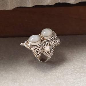 Natural Rainbow Moonstone 925 Sterling Silver Handmade Vintage <b>Statement</b> <b>Ring</b> Geometric Bezel Set Oval Gemstone for Daily Wear - Product Image 5