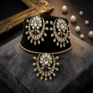 Magnifique ensemble collier ras-du-cou et boucles d'oreilles en laiton plaqué or avec moissanite Polki, idéal pour femme, mariages, fêtes et collections de cadeaux. - Product Image 2