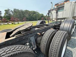 Camion tracteur poids lourd routier 6x4 avec cabine couchette, moteur diesel, véhicule de transport commercial - Product Image 3