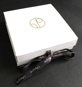 Cajas Plegables Resistentes de Cartón Blanco Hechas a Mano con Papel Reciclado de Algodón Blanco, Personalizadas con Marca Impresa, Venta al Por Mayor - Product Image 3