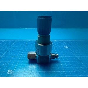 Vanne solénoïde miniature Parker SQ2MICRO302PFSMF 54011710 utilisée comme pièce détachée pour équipement semi-conducteur Legacy - Product Image 2
