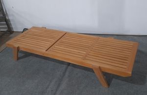 Tumbona Apilable para Exteriores en Madera de Teca Sólida con Acabado Pulido, Diseño Moderno, Posición de Respaldo Ajustable - Product Image 3