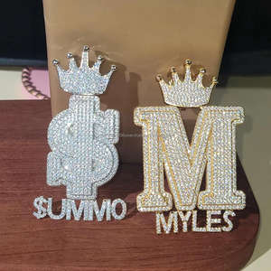 สร้อยคอเริ่มต้นที่สวมมงกุฎพร้อมจี้เพชรสีเพชรประดับเพชรสไตล์ฮิปฮอปของผู้ชายตามสั่ง - Product Image 1