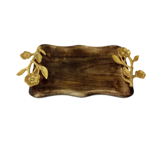 Plateau de service décoratif en bois de manguier fait main avec poignées en laiton antique à motifs floraux, plateau rectangulaire en bois de luxe pour mariages - Product Image 1