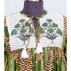 Robe midi trapèze florale faite main vintage pour événements formels, avec pompons, 100% coton, écologique, glamour, pour célébrations côtières, élégante - Product Image 3