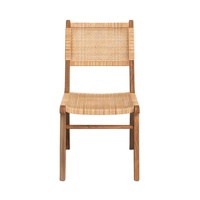 Chaises de salle à manger Agnes modernes et simples en teck massif et rotin tressé avec finition naturelle, pour usage intérieur/extérieur et appartement.