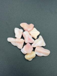 Ópalo Rosa Natural Irregular de Forma Libre, Piedras Preciosas Sueltas Certificadas Gopika, Precio al por Mayor, Lote de Ópalos Rosa Suaves en Bruto - Product Image 1