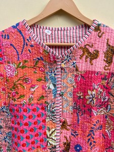 Veste d'hiver indienne faite à la main en coton 100% écologique, matelassée, anti-rides, respirante, séchage rapide, imprimée numériquement, avec poche avant - Product Image 3