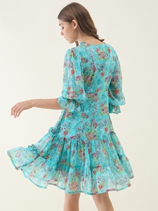 Robe évasée à imprimé floral bleu turquoise au design classique pour l'été, la plage, les vacances, les occasions décontractées et le quotidien, prix export - Product Image 2