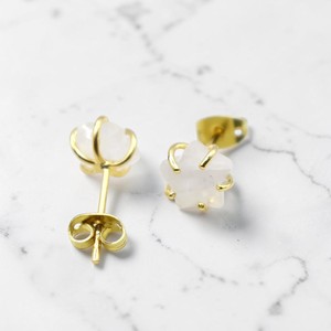 Wholesale Luxury Brass Star Shaped <b>Stud</b> <b>Earrings</b> for Women Rainbow Moonstone <b>Studs</b> Prong Setting Gold Plated Fashion Jewelry - Product Image 2