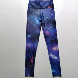 Leggings de yoga para niñas al por mayor, de cintura alta, para fitness, con diseño cruzado en V, tie-dye, deportivos, levanta glúteos, transpirables y de compresión. - Product Image 6