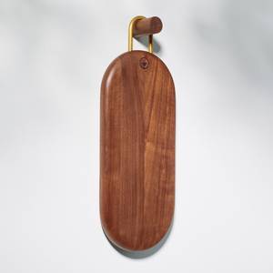 Planche à fromage ronde en bois écologique avec support en laiton, poignée intégrée et design rainuré, compatible lave-vaisselle pour la cuisine et le service à domicile - Product Image 2