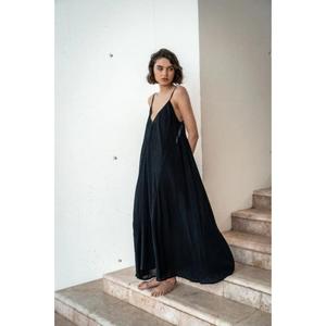 Vestido Maxi Largo con Mangas Acampanadas de Color Personalizado para Mujer, Estilo Holgado, Fluido, Natural, Ecológico y Minimalista - Product Image 1