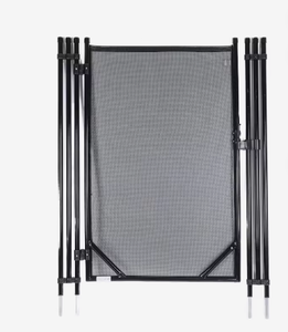 Barrière de sécurité pliable en maille portable avec cadre métallique noir, barrière rétractable pour animaux domestiques et bébés, pour les portes et les escaliers - Product Image 1