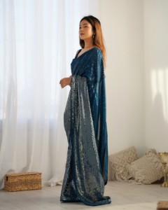 Magnifique sari en georgette lourde avec broderie traditionnelle multicolore et sequins, accompagné d'un chemisier non cousu, idéal pour les fêtes, au meilleur prix. - Product Image 3