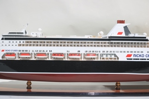 Maquette de bateau de croisière en bois sculpté à la main de haute qualité, pièce d'art de collection autoportante Gia Nhien Co. LTD SB5913P - Product Image 2