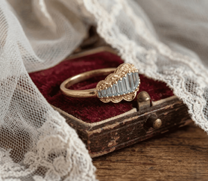 Anillo de Acero Inoxidable con 12 Piedras de Nacimiento de Julio, Gema Baguette, Oro 18K, Zirconia Rectangular Colorida, Joyería para Mujer, Venta al por Mayor - Product Image 1