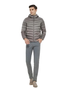 Chaqueta Acolchada con Capucha para Hombre, Ropa Casual de Invierno, Color Sólido, Corte Ajustado, Relleno de Poliéster, Cierre de Cremallera Resistente al Viento - Product Image 1