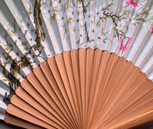 Ventas Directas, Abanico Plegable de Madera Personalizado de 23 cm con Superficie de Tela, Abanico de Mano Promocional, Regalo Publicitario Novedoso - Product Image 5