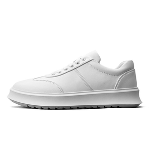Baskets tendance blanches en cuir respirant avec doublure en maille pour hommes, modèle 2025, à lacets, personnalisables, faible MOQ, OEM, vente en gros - Product Image 1