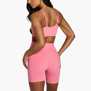 Conjunto Deportivo Personalizado al por Mayor para Mujer, de Spandex y Poliéster, Cintura Elástica, Sujetador Deportivo y Pantalones Cortos para Gimnasio y Entrenamiento - Product Image 4