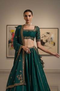 Lehenga Choli Tradicional Indio Verde Dulce, 100% Seda, Sin Coser, Último Modelo Nupcial, Directo de Surat, Más Vendido, Listo para Usar - Product Image 4