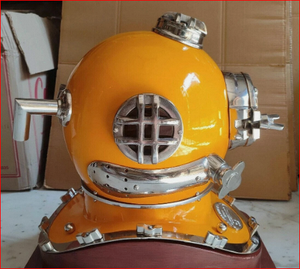 Casco de Buceo Amarillo Vintage, Figura Metálica Antigua de Buzo de Aguas Profundas, Adorno Coleccionable de Arte - Product Image 1