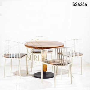 Ensemble de Salle à Manger au Design Moderne Fait Main, Chaise Indienne en Bois de Style Commercial avec Métal Durable pour Maison ou Hôtels/Restaurants - Product Image 1