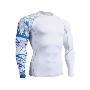 เสื้อรัดกล้ามเนื้อผู้ชายแบบ OEM ผลิตตามสั่ง ผ้าโพลีเอสเตอร์ระบายอากาศ แห้งเร็ว เหมาะสำหรับออกกำลังกาย กีฬาทางน้ำ และเล่นเซิร์ฟ - Product Image 1