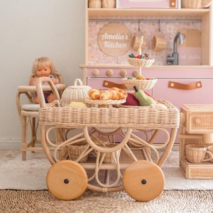 Juguetes para juego de simulación de fiesta del té, carritos de bebidas de ratán hechos a mano, carrito rodante de madera para bebés con almacenamiento - Product Image 3