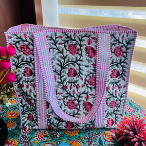 Bolsa de Mano de Algodón Hecha a Mano con Estampado de Bloques, Ecológica, Ligera, para Viaje, con Cierre Blanco, para Uso Diario, Hecha en India - Product Image 1