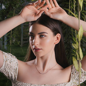 Collier pendentif Zyorio Jewels avec symbole de diamant doré pour femme, cadeau de luxe pour fiançailles et anniversaire, plaqué or - Product Image 3