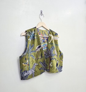Velvet Jungle Print Vest: Sleeveless Statement Outerwear - Product Image 2