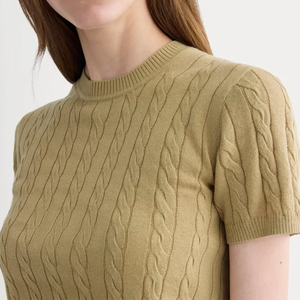 Pull en maille torsadée camel à manches courtes et col rond pour femme Everlane, 100 % laine, coupe classique, style minimaliste, automne - Product Image 3