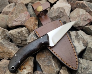 Cuchillo de acero inoxidable para exteriores con mango para camping, pesca, supervivencia y aplicaciones de campo. - Product Image 1
