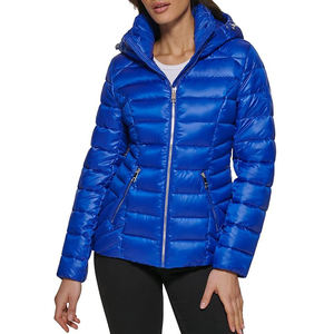 Chaqueta Acolchada Negra para Mujer, con Capucha, Cierre de Cremallera, Manga Larga, Abrigo de Invierno, Color Sólido, Relleno de Poliéster, Logotipo Personalizado - Product Image 6