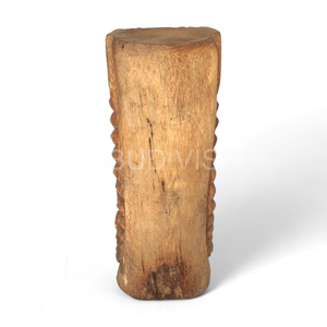 Tabouret de café en bois Totem Tiki Guardian, mobilier tribal fait main pour la vente en gros, idéal pour l'aménagement de complexes hôteliers et de villas - Product Image 5