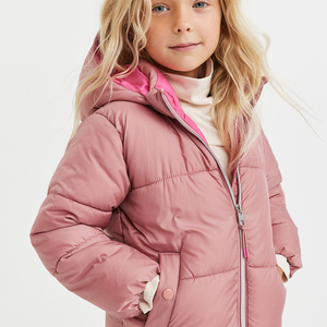 Production de vestes matelassées pour enfants OEM avec rembourrage léger, options de marquage personnalisé et de marque privée pour l'international - Product Image 2